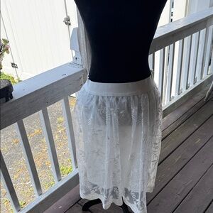 Metro Wear White Floral A-Line Skirt